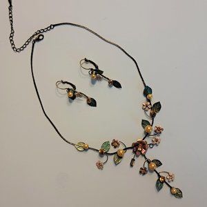 Necklace & Earrings with Flower/Leaf Design